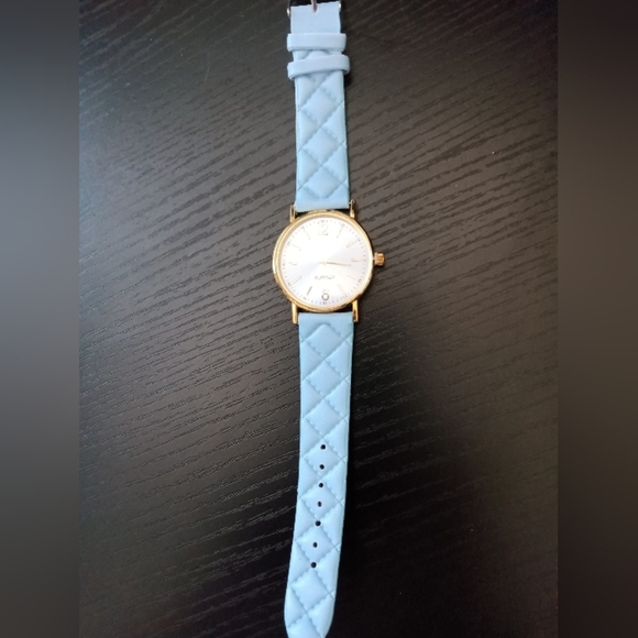 NWT Premium analogue quartz movement alloy/vegan leather watch - Picture 2 of 3